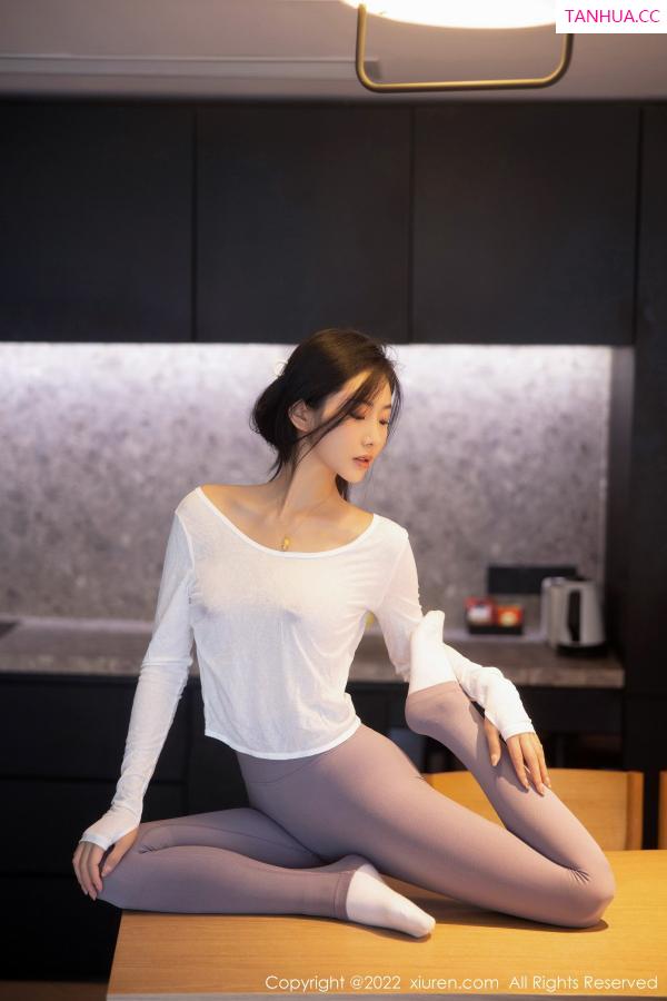   [XiuRen]高清写真图 2022.11.03 No.5799 苏苏阿 新人瑜伽服第10张图片